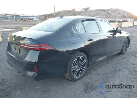 2024 BMW 530I xDrive z USA, uszkodzony, nr VIN WBA53FJ0XRCT06288